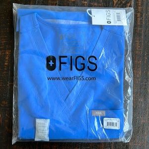 Women’s Figs Catarina one pocket top size L ceil blue.